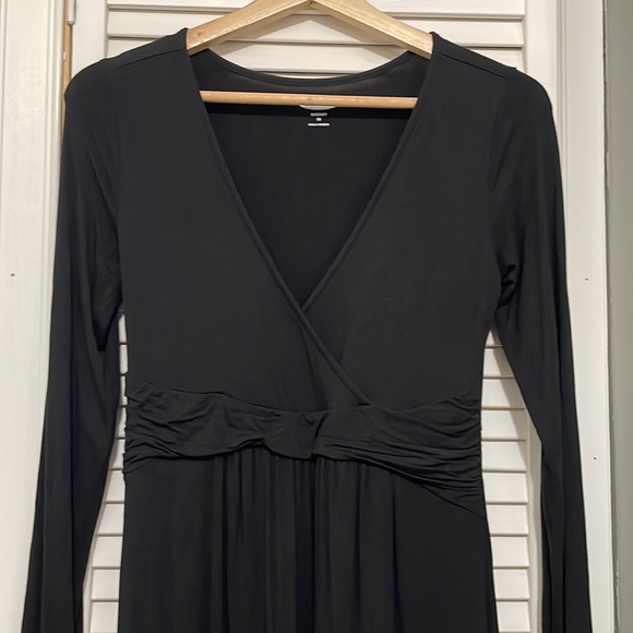 Old Navy Long Sleeve Maternity Dress - Picture 2 of 9